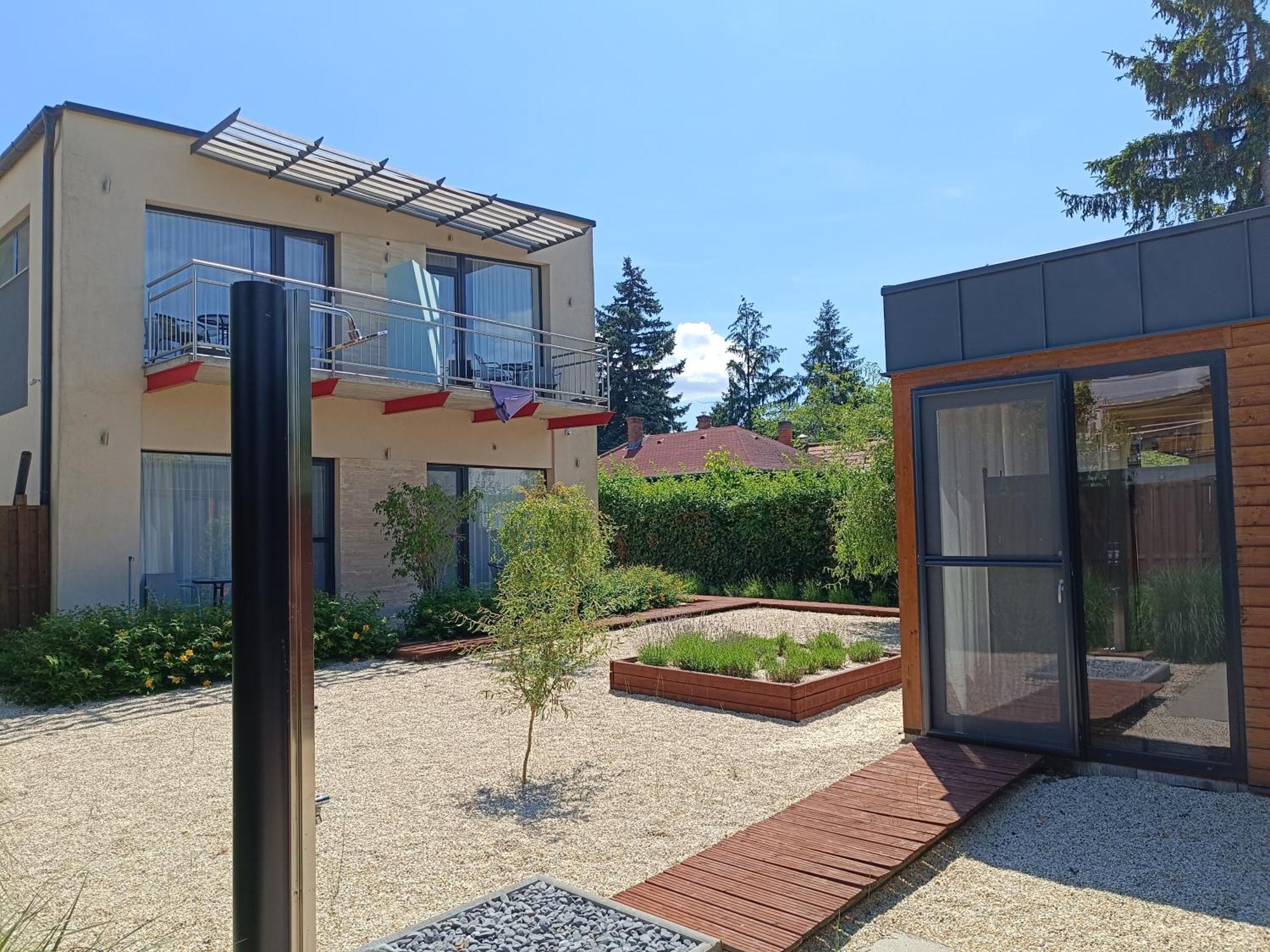 Ujhely Apartmanhaz Siófok Exterior foto